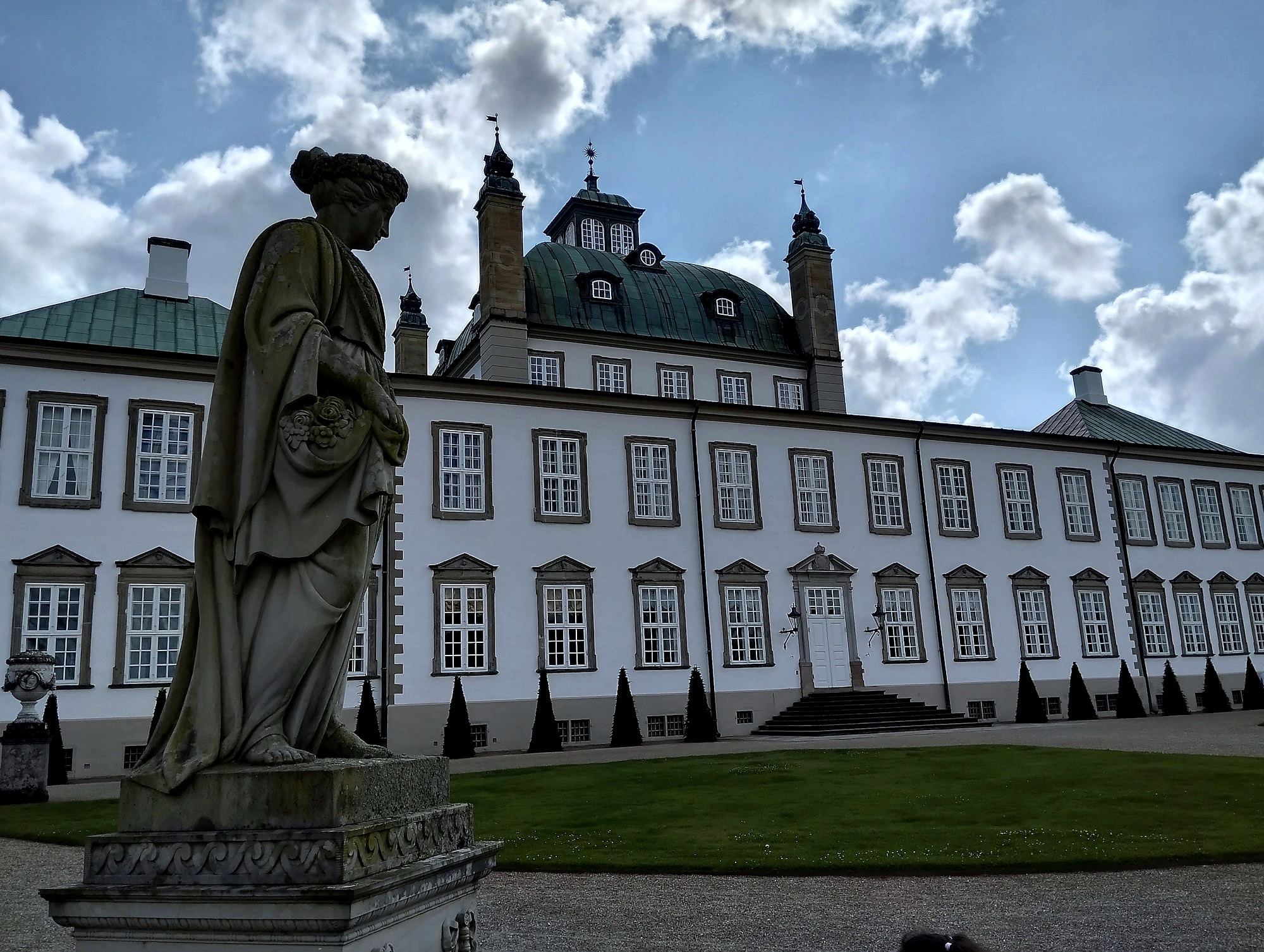 Fredensborg Slot i aftenlys